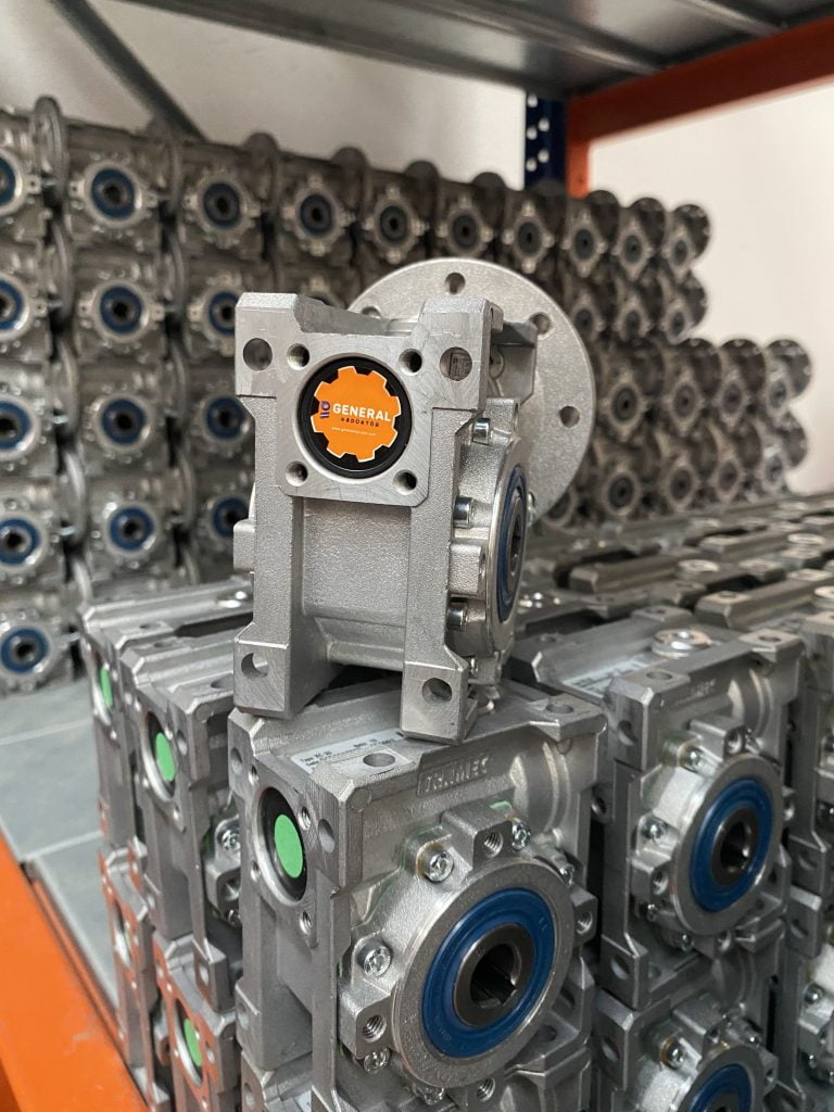 Sonsuz vidalı redüktör ile düşük hızlarda çalışın